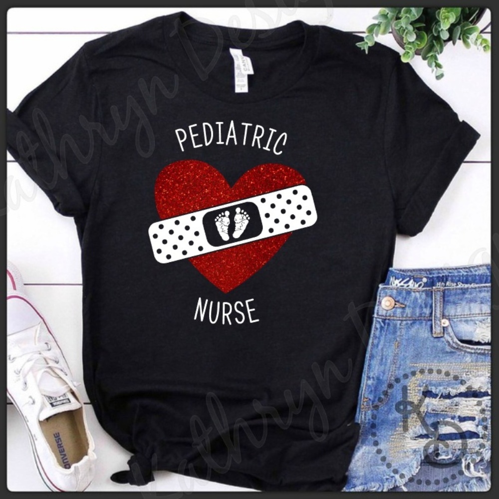 Glitter Heart Pediatric Nurse Graphic Tee sz L NEW